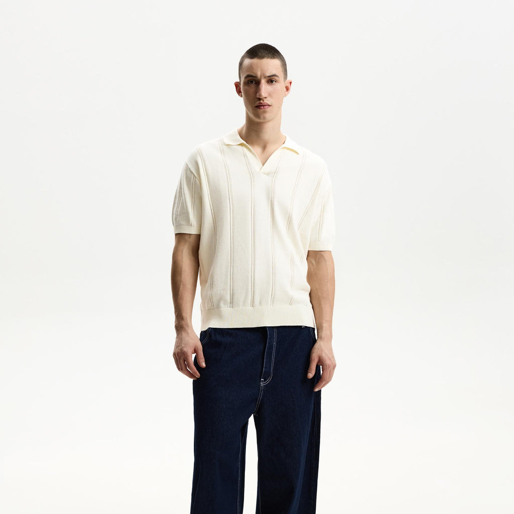 Textured short sleeve polo shirt